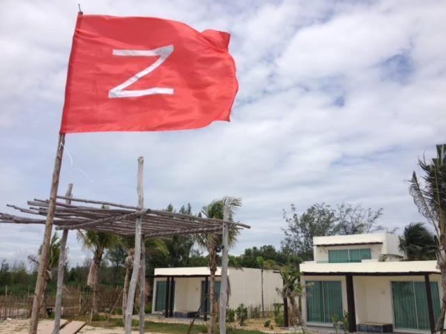 Red Z The Ocean Hotel Puk Tian Bagian luar foto