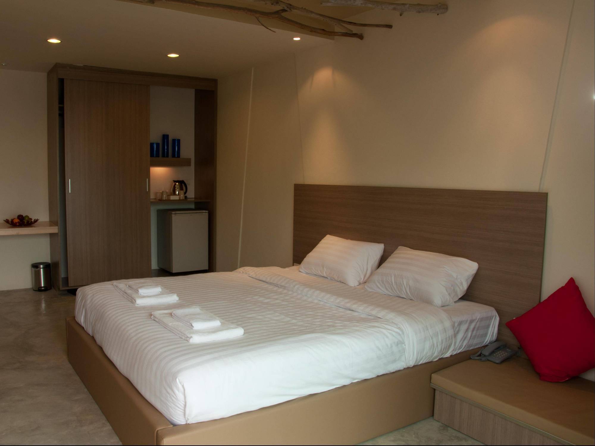 Red Z The Ocean Hotel Puk Tian Bagian luar foto