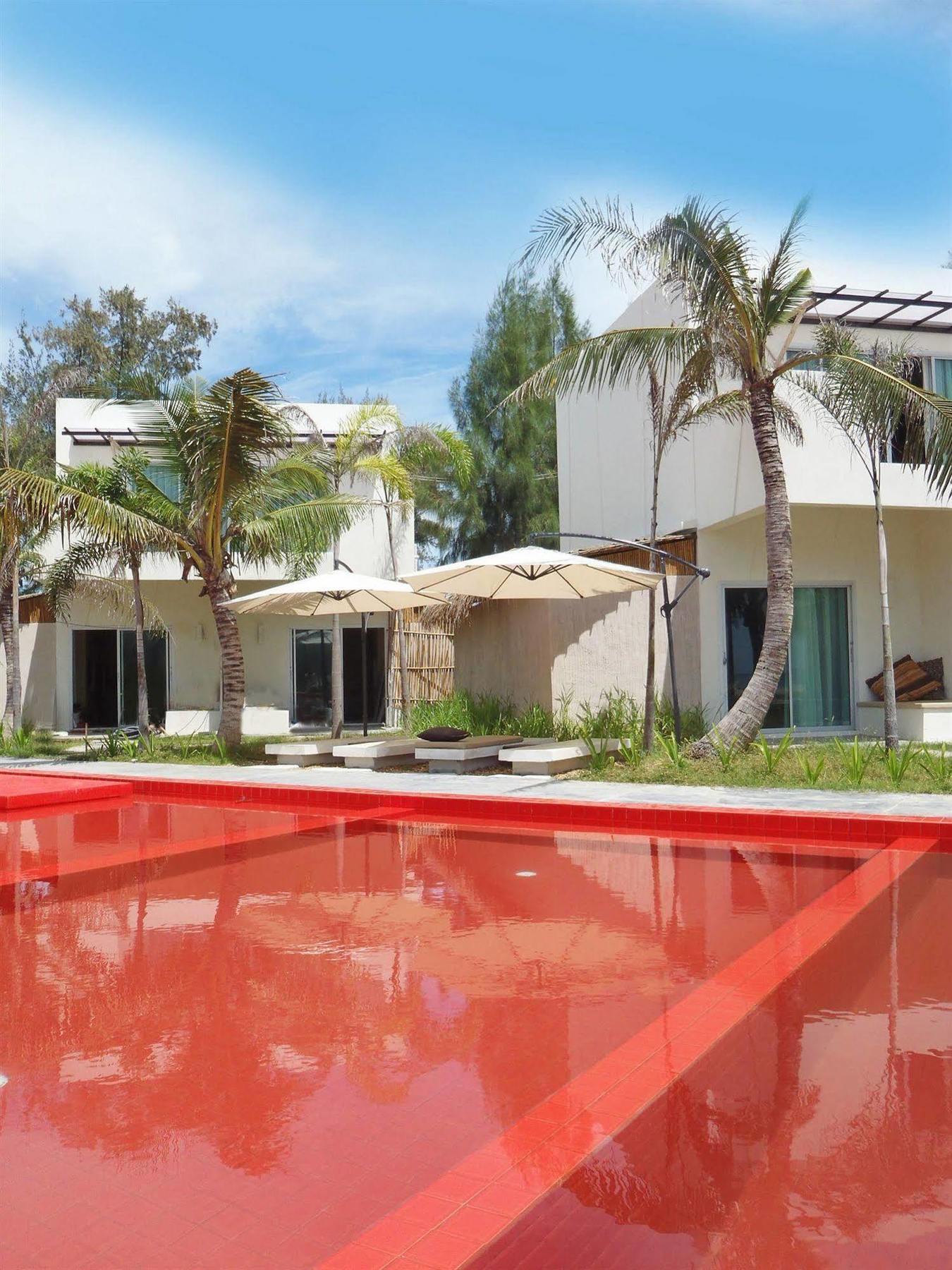 Red Z The Ocean Hotel Puk Tian Bagian luar foto