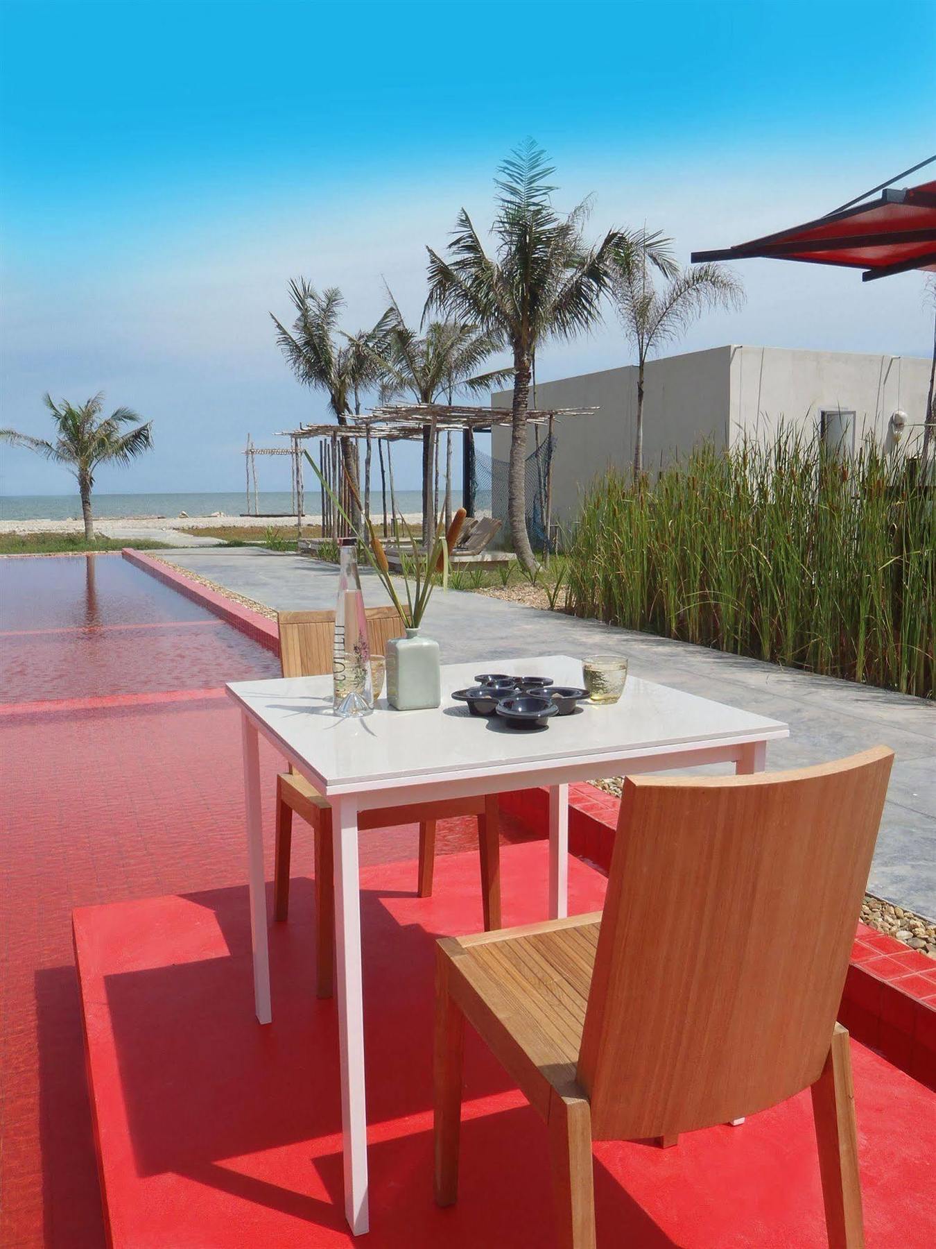 Red Z The Ocean Hotel Puk Tian Bagian luar foto