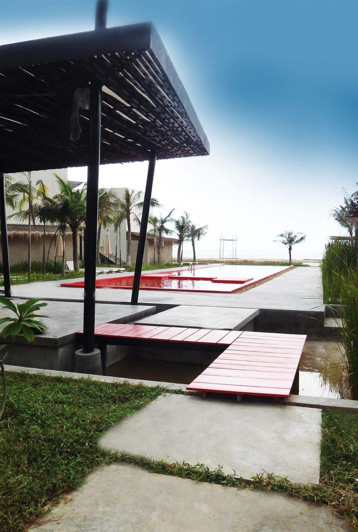 Red Z The Ocean Hotel Puk Tian Bagian luar foto
