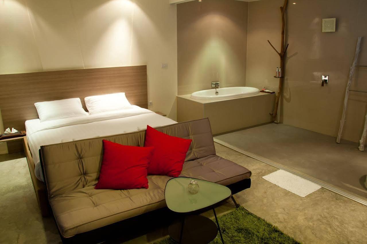 Red Z The Ocean Hotel Puk Tian Bagian luar foto